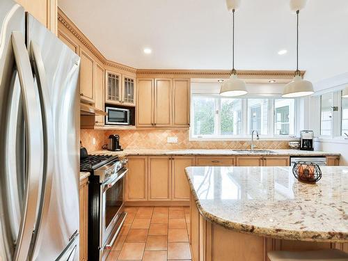 Cuisine - 139 Boul. Du Val-D'Ajol, Lorraine, QC - Indoor Photo Showing Kitchen With Upgraded Kitchen