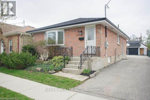 Lower - 225 Chatham Street, Brantford, ON - Outdoor