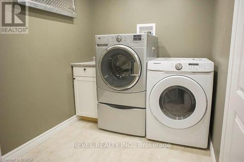 Lower - 225 Chatham Street, Brantford, ON - Indoor Photo Showing Laundry Room