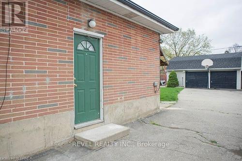 Lower - 225 Chatham Street, Brantford, ON - Outdoor With Exterior