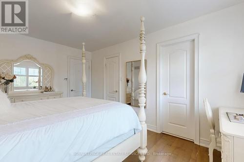 64 Woodland Hills Boulevard, Aurora, ON - Indoor Photo Showing Bedroom