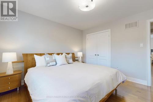 64 Woodland Hills Boulevard, Aurora, ON - Indoor Photo Showing Bedroom