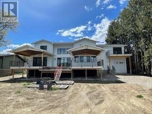 2070 Fisher Road, Kelowna, BC - Outdoor With Deck Patio Veranda With Facade