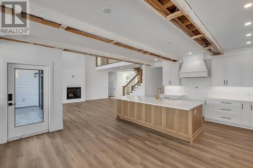 2070 Fisher Road, Kelowna, BC - Indoor Photo Showing Kitchen