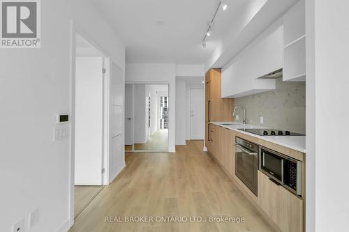 1802 - 82 Dalhousie Street, Toronto, ON - Indoor Photo Showing Kitchen