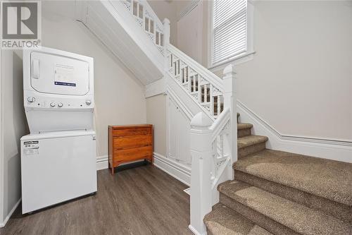 447 Lyndock Street, St Clair, ON - Indoor Photo Showing Laundry Room