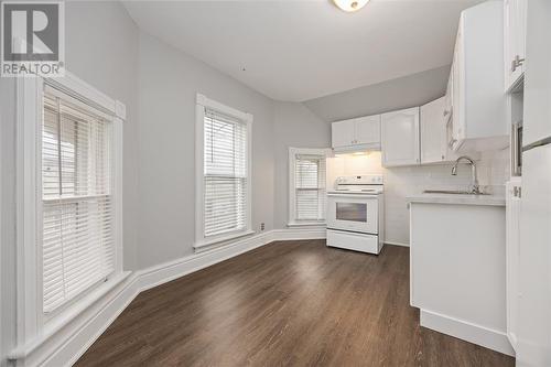 447 Lyndock Street, St Clair, ON - Indoor Photo Showing Kitchen