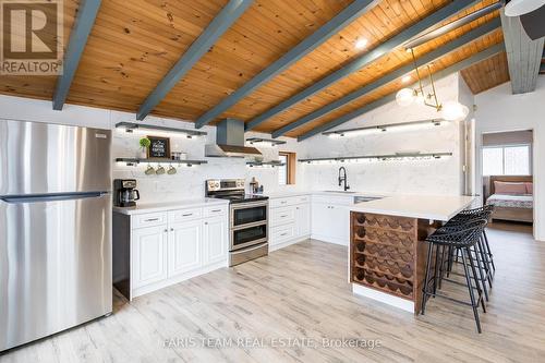 122 Mitchells Beach Road, Tay, ON - Indoor Photo Showing Kitchen