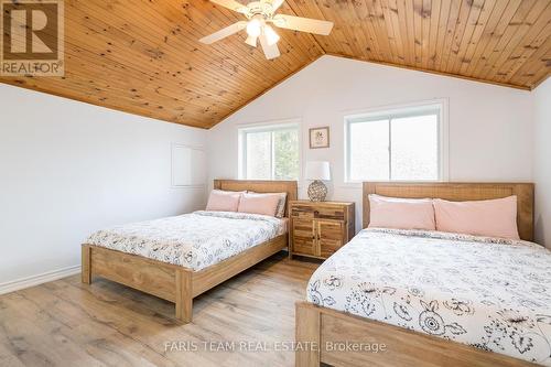 122 Mitchells Beach Road, Tay, ON - Indoor Photo Showing Bedroom