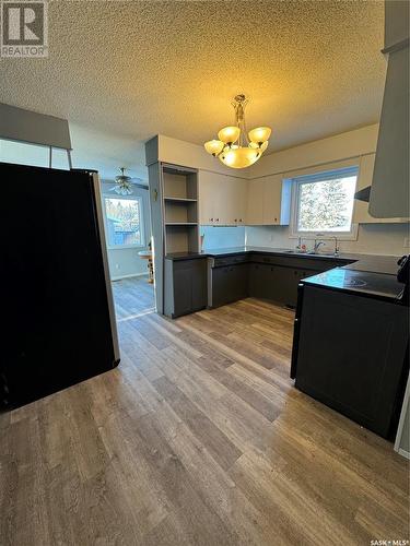 203 2Nd Avenue N, Stenen, SK - Indoor Photo Showing Kitchen