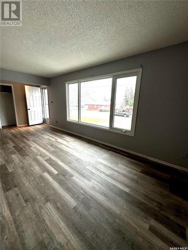 203 2Nd Avenue N, Stenen, SK - Indoor