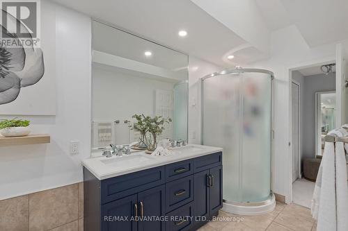 120 Four Oaks Crescent, London, ON - Indoor Photo Showing Bathroom