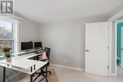 120 Four Oaks Crescent, London, ON - Indoor Photo Showing Office