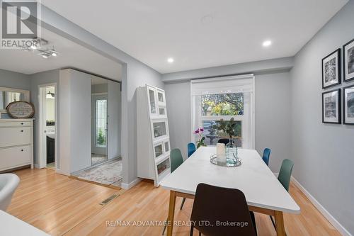 120 Four Oaks Crescent, London, ON - Indoor Photo Showing Dining Room