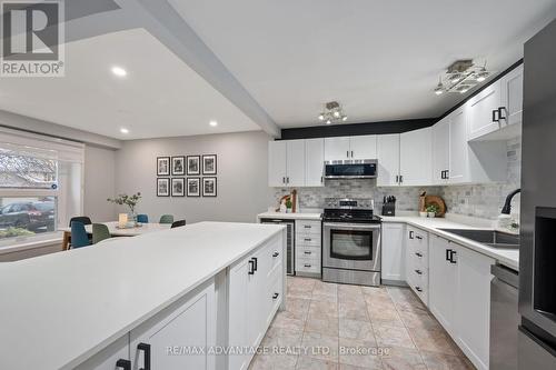 120 Four Oaks Crescent, London, ON - Indoor Photo Showing Kitchen