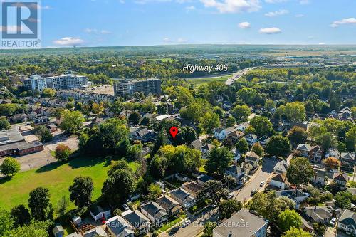 18 Thomas Street, St. Catharines (451 - Downtown), ON - Outdoor With View