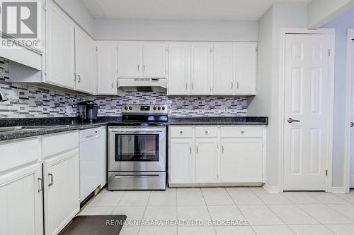 2B - 62 Main Street, St. Catharines (438 - Port Dalhousie), ON - Indoor Photo Showing Kitchen