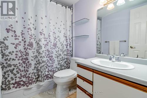 2B - 62 Main Street, St. Catharines (438 - Port Dalhousie), ON - Indoor Photo Showing Bathroom