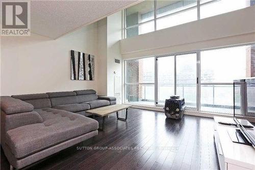 407 - 80 Western Battery Road, Toronto, ON - Indoor Photo Showing Living Room