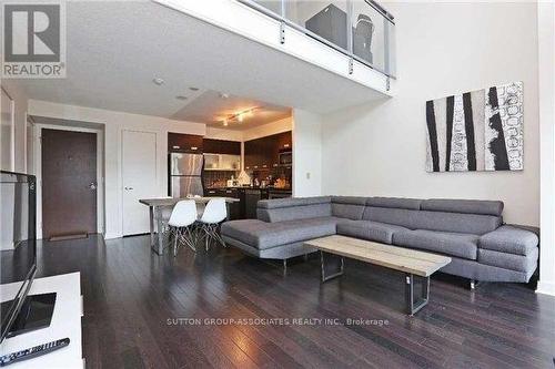 407 - 80 Western Battery Road, Toronto, ON - Indoor Photo Showing Living Room