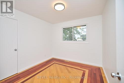 1112 Kennedy Drive, Fort Erie (334 - Crescent Park), ON - Indoor Photo Showing Other Room