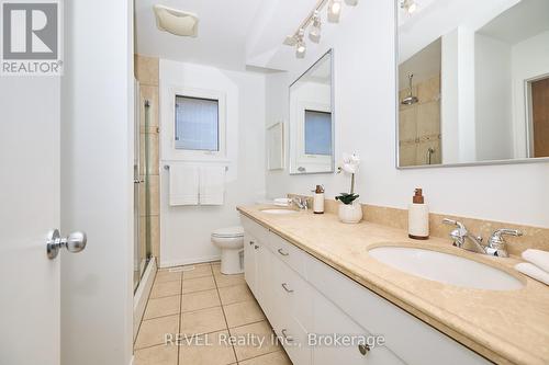 1112 Kennedy Drive, Fort Erie (334 - Crescent Park), ON - Indoor Photo Showing Bathroom