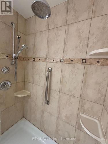 1112 Kennedy Drive, Fort Erie (334 - Crescent Park), ON - Indoor Photo Showing Bathroom