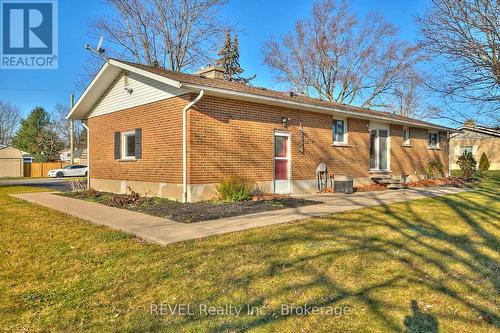 1112 Kennedy Drive, Fort Erie (334 - Crescent Park), ON - Outdoor