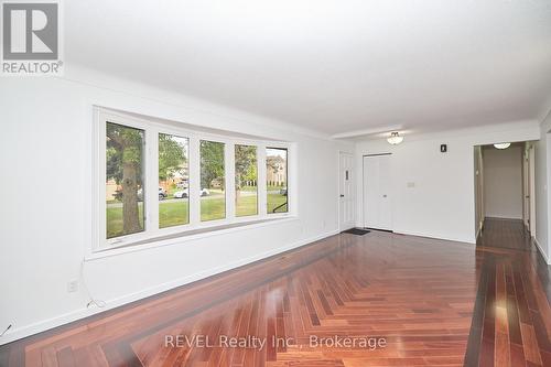 1112 Kennedy Drive, Fort Erie (334 - Crescent Park), ON - Indoor Photo Showing Other Room