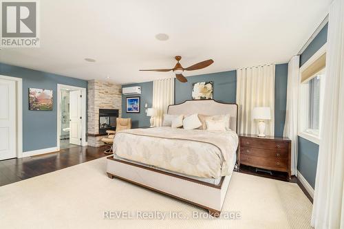 22 Red Haven Drive, Niagara-On-The-Lake, ON - Indoor Photo Showing Bedroom