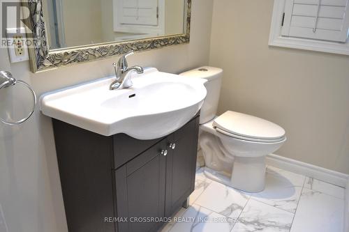 74 Oakley Boulevard, Toronto, ON - Indoor Photo Showing Bathroom