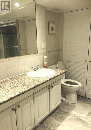 74 Oakley Boulevard, Toronto, ON - Indoor Photo Showing Bathroom