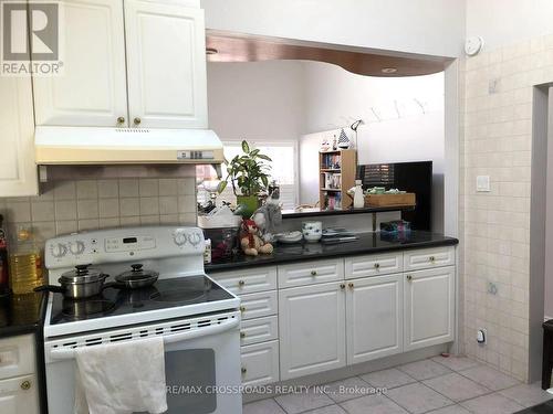 74 Oakley Boulevard, Toronto, ON - Indoor Photo Showing Kitchen