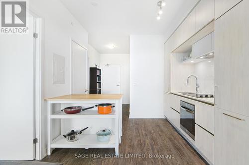 716 - 6 David Eyer Road, Richmond Hill, ON - Indoor Photo Showing Kitchen