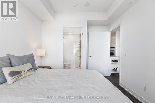 716 - 6 David Eyer Road, Richmond Hill, ON - Indoor Photo Showing Bedroom