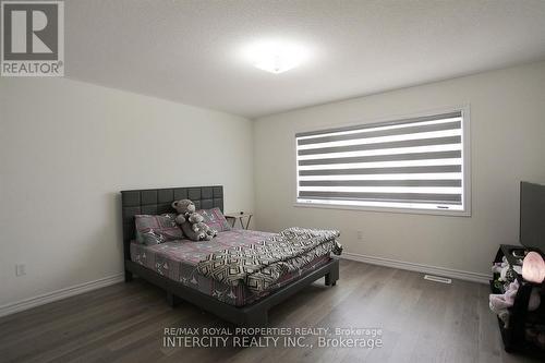 110 Durham Avenue, Barrie, ON - Indoor Photo Showing Bedroom