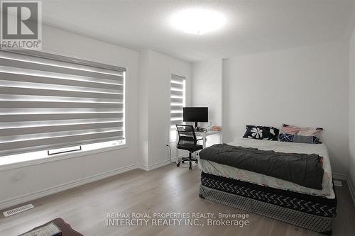 110 Durham Avenue, Barrie, ON - Indoor Photo Showing Bedroom