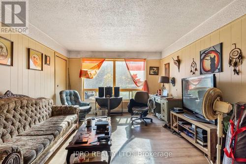 78 Coldwater Road, Tay, ON - Indoor Photo Showing Living Room