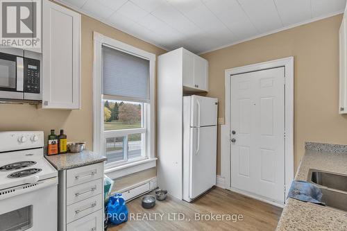 6501 Highway 93, Tay, ON - Indoor Photo Showing Kitchen