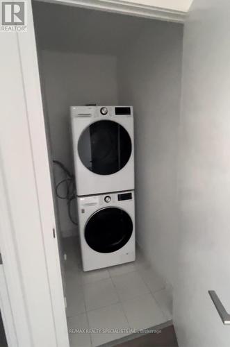 402 - 225 Malta Avenue, Brampton, ON - Indoor Photo Showing Laundry Room