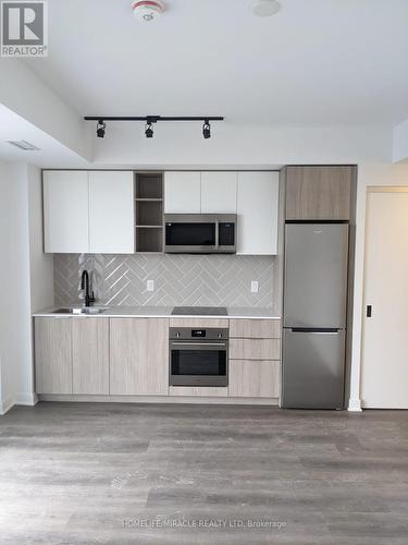 1710 - 36 Zorra Street, Toronto, ON - Indoor Photo Showing Kitchen