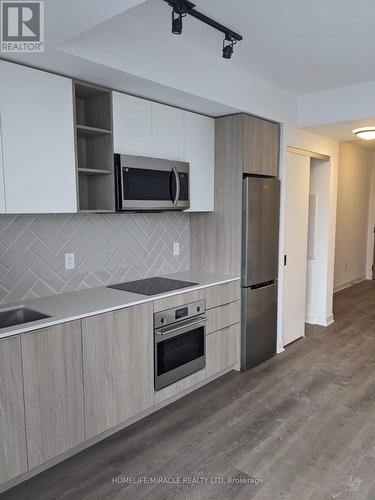 1710 - 36 Zorra Street, Toronto, ON - Indoor Photo Showing Kitchen