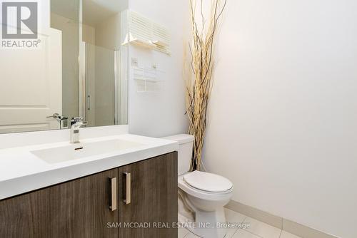 131 - 8 Nahani Way, Mississauga, ON - Indoor Photo Showing Bathroom