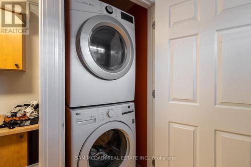 5940 Ridgecrest Trail, Mississauga, ON - Indoor Photo Showing Laundry Room