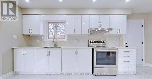 225 Simon Street, Shelburne, ON - Indoor Photo Showing Kitchen