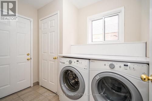 416 Olde Village Lane, Shelburne, ON - Indoor Photo Showing Laundry Room