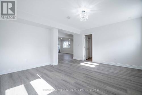 2 - 102 Donnici Drive, Hamilton, ON - Indoor Photo Showing Other Room