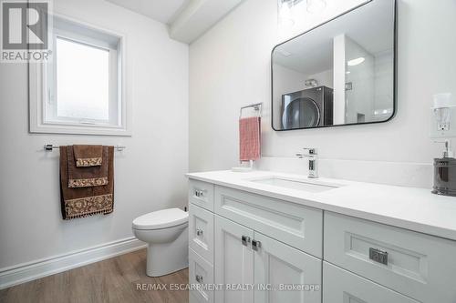 2 - 102 Donnici Drive, Hamilton, ON - Indoor Photo Showing Bathroom