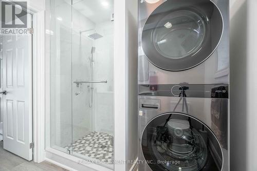 2 - 102 Donnici Drive, Hamilton, ON - Indoor Photo Showing Laundry Room