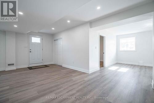 2 - 102 Donnici Drive, Hamilton, ON - Indoor Photo Showing Other Room